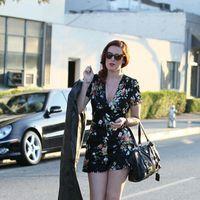 Rumer Willis exits Neil George Salon carrying a garment bag | Picture 111157